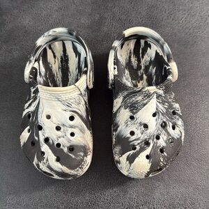 Kids 7C Crocs